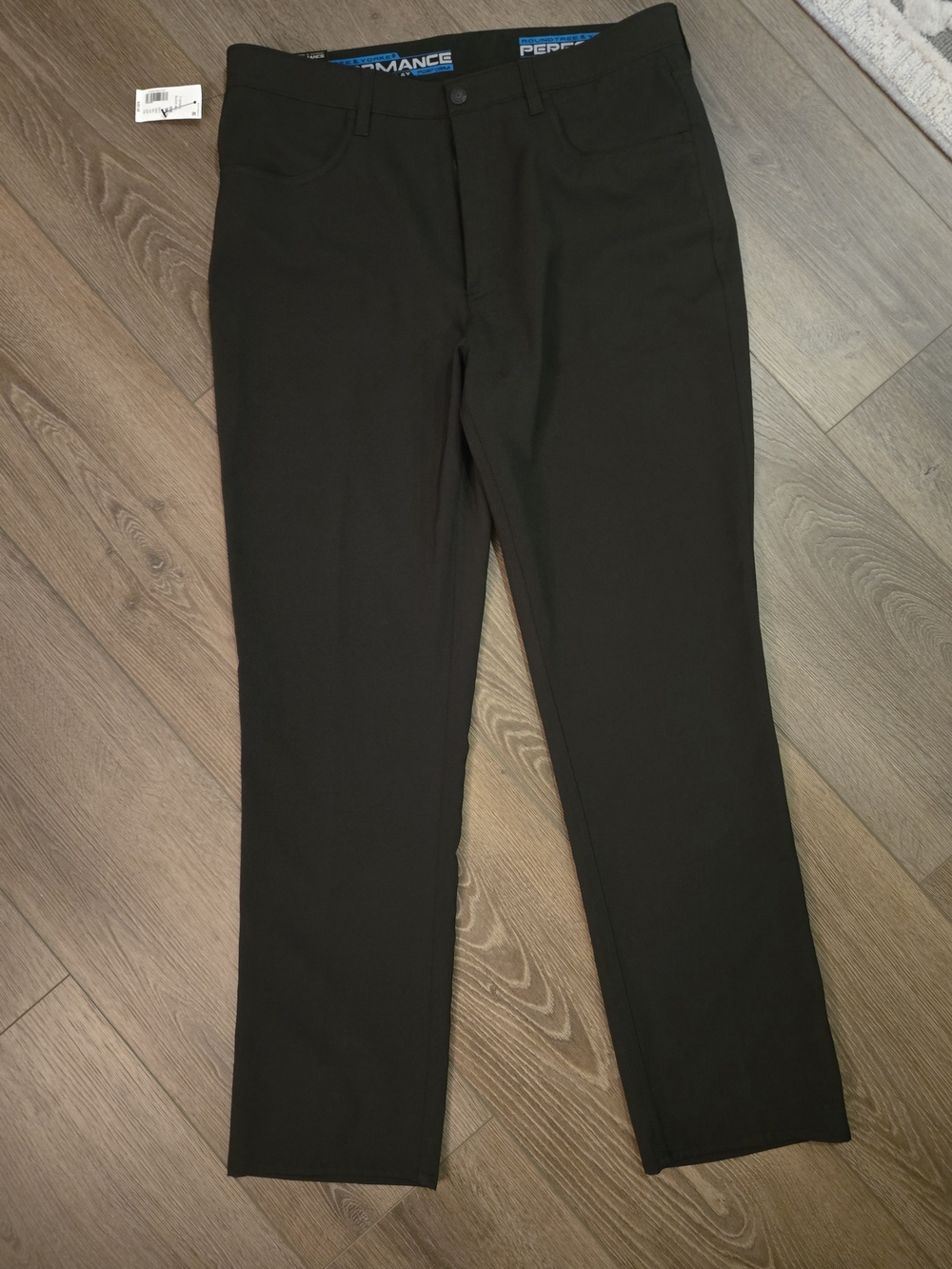 Roundtree & Yorke Men's Black Performance Dress Pants